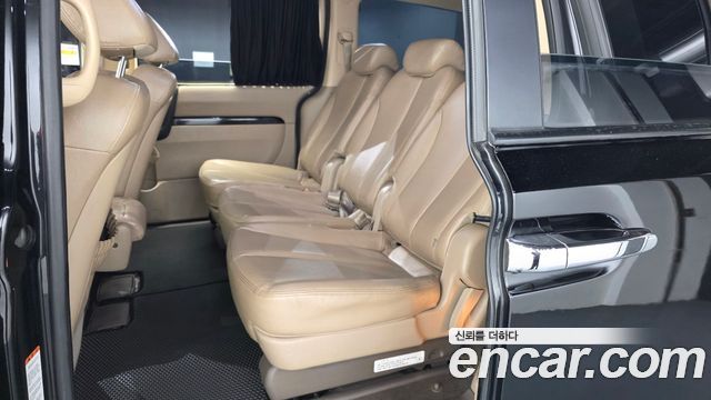 Kia Carnival R New Carnival Limousine GLX High-Deluxe 2012 — фото 26