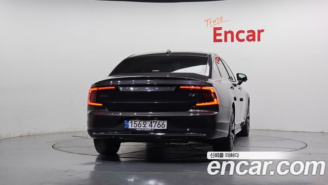 Volvo S90 B6 AWD Ultimate Bright 2023 — фото 4