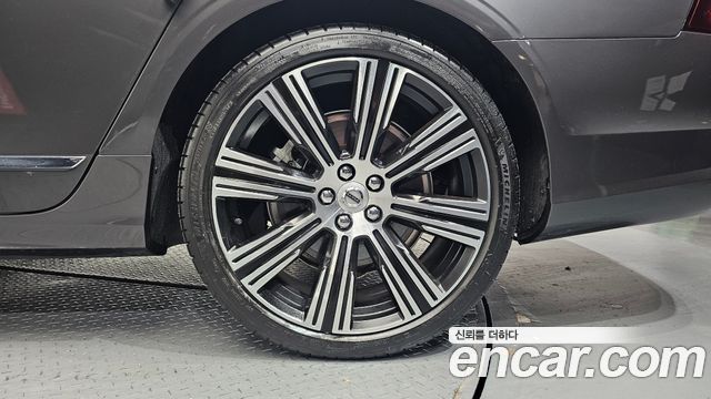 Volvo S90 B6 AWD Ultimate Bright 2023 — фото 21