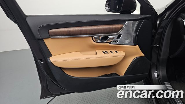 Volvo S90 B6 AWD Ultimate Bright 2023 — фото 24