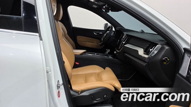 Volvo XC60 (II) D5 Inscription 2019 — фото 26