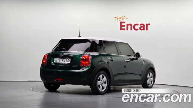 MINI Cooper 5Door Standard 3rd 2018 — фото 2