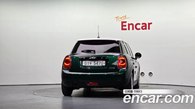MINI Cooper 5Door Standard 3rd 2018 — фото 4