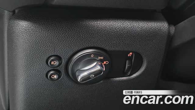 MINI Cooper 5Door Standard 3rd 2018 — фото 13