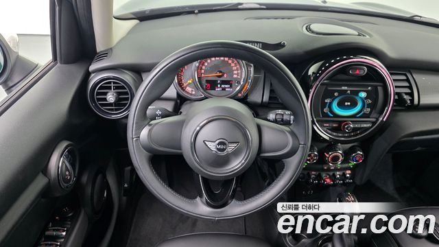 MINI Cooper 5Door Standard 3rd 2018 — фото 14