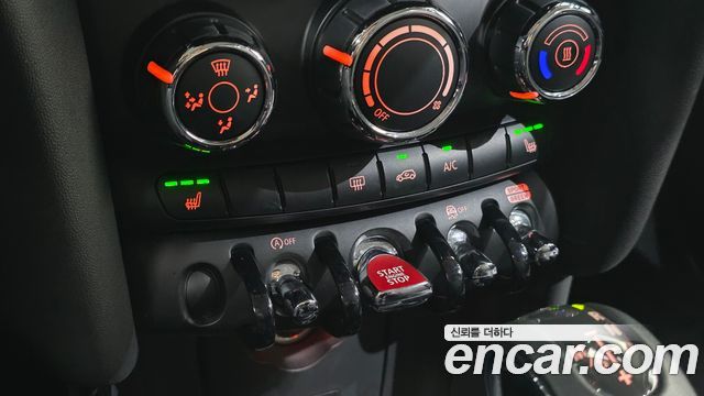 MINI Cooper 5Door Standard 3rd 2018 — фото 20