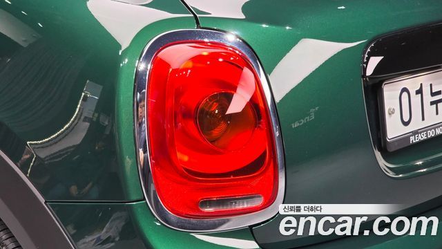 MINI Cooper 5Door Standard 3rd 2018 — фото 23