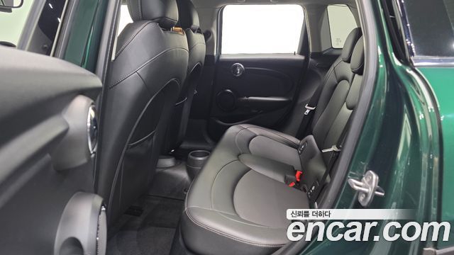 MINI Cooper 5Door Standard 3rd 2018 — фото 26