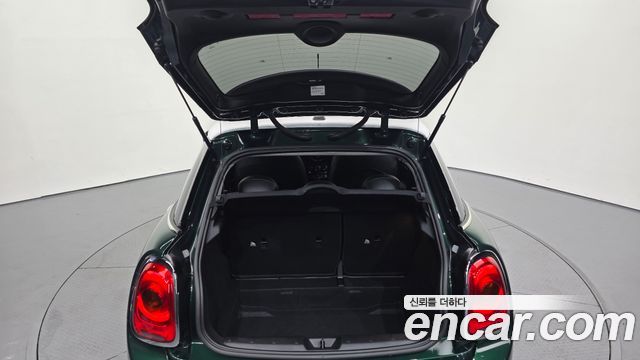 MINI Cooper 5Door Standard 3rd 2018 — фото 28