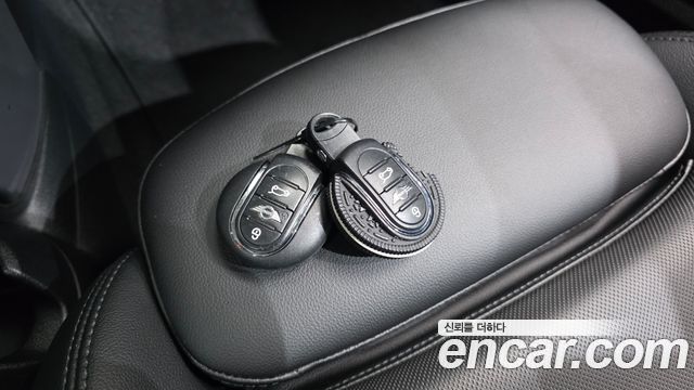 MINI Cooper 5Door Standard 3rd 2018 — фото 29