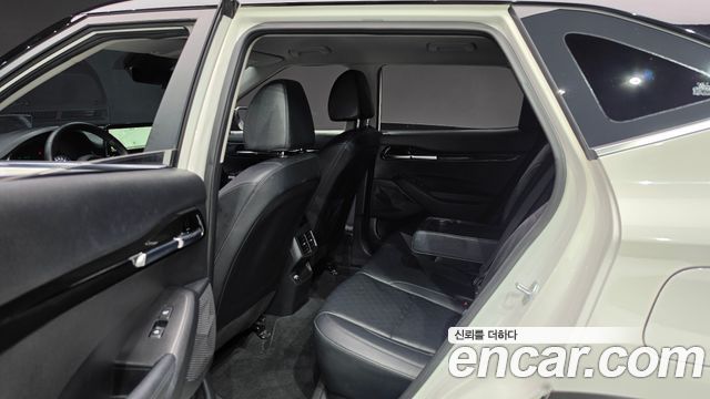 Kia Seltos Gasoline 1.6 Turbo 4WD Signature 2023 — фото 11