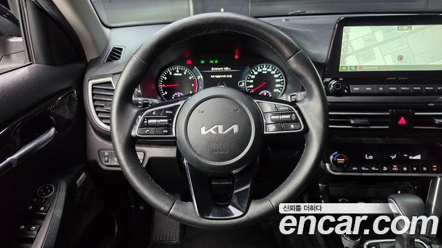 Kia Seltos Gasoline 1.6 Turbo 4WD Signature 2023 — фото 13