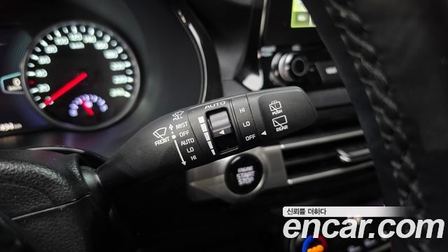 Kia Seltos Gasoline 1.6 Turbo 4WD Signature 2023 — фото 18