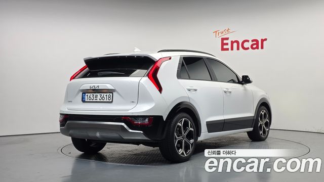 Kia Niro Signature 2022 — фото 2