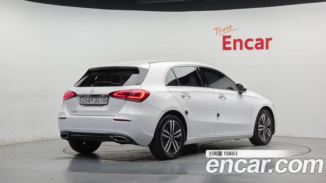 Mercedes-Benz A-Class (W177) A220 Hatchback 2021 — фото 2