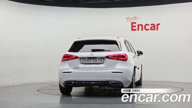 Mercedes-Benz A-Class (W177) A220 Hatchback 2021 — фото 4