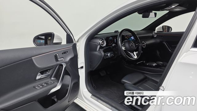 Mercedes-Benz A-Class (W177) A220 Hatchback 2021 — фото 10