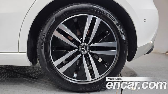 Mercedes-Benz A-Class (W177) A220 Hatchback 2021 — фото 21