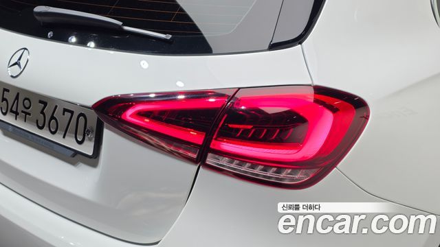 Mercedes-Benz A-Class (W177) A220 Hatchback 2021 — фото 23