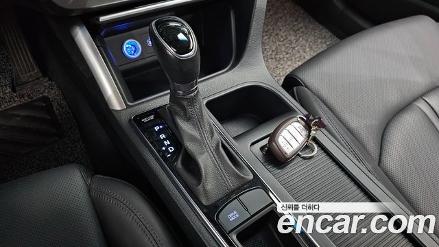 Hyundai Sonata Hybrid (LF) 2.0 HEV Modern 2016 — фото 9