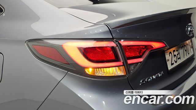 Hyundai Sonata Hybrid (LF) 2.0 HEV Modern 2016 — фото 23