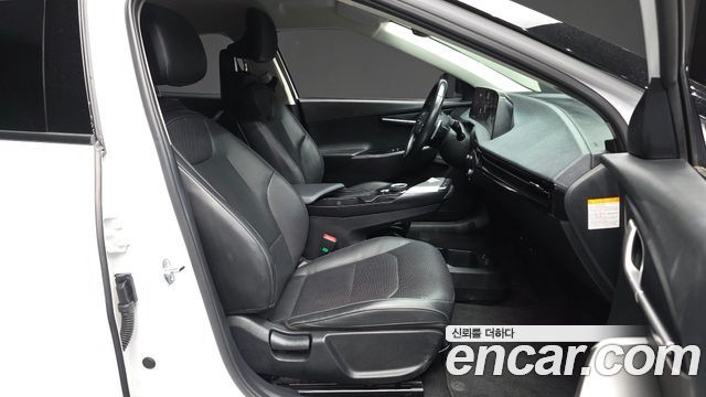 Kia EV6 Long Range Air 2023 — фото 11