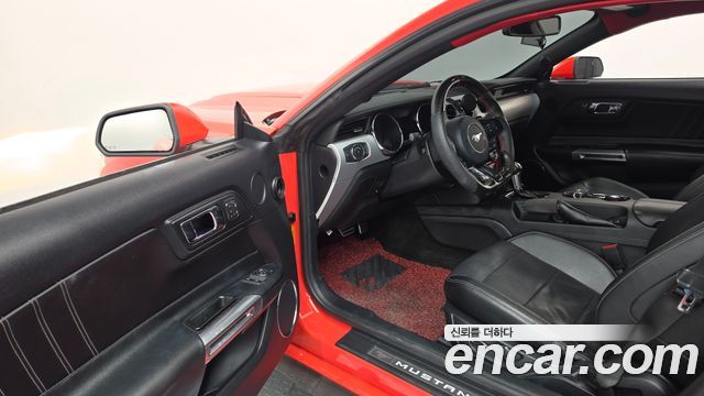 Ford Mustang GT Coupe 2015 — фото 10