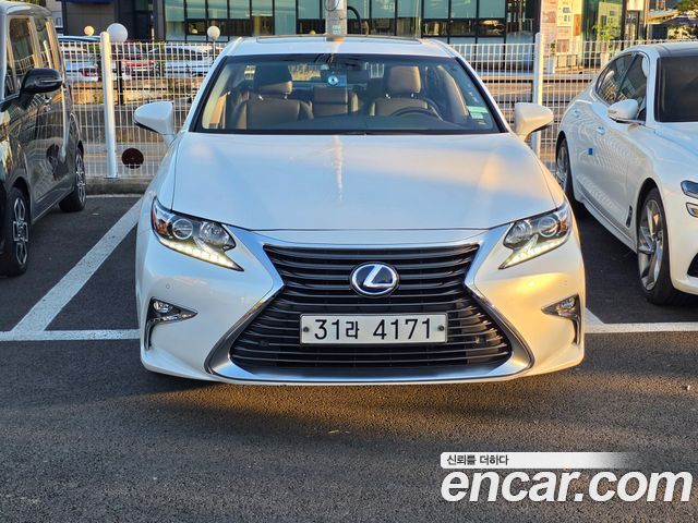 Lexus ES300h Supreme XV60