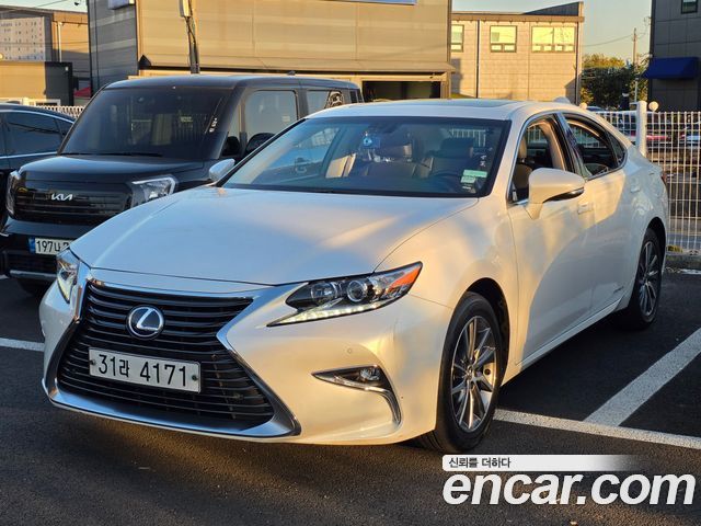 Lexus ES300h Supreme XV60 2016 — фото 2