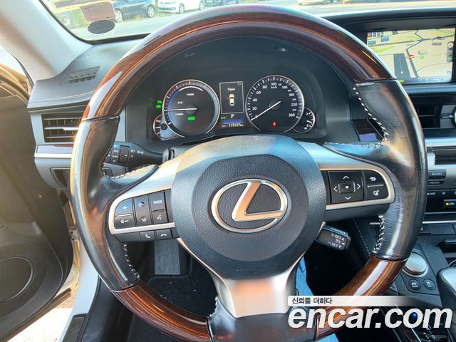 Lexus ES300h Supreme XV60 2016 — фото 4