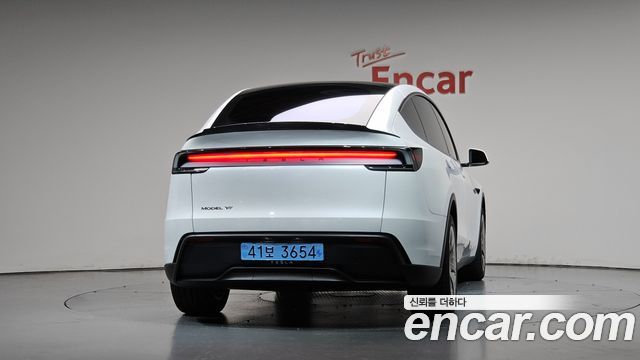 Tesla Model Y L Long Range AWD 2026 — фото 4