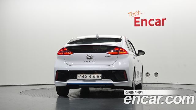 Hyundai Ioniq Hybrid N 2017 — фото 4
