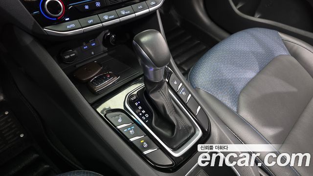 Hyundai Ioniq Hybrid N 2017 — фото 9