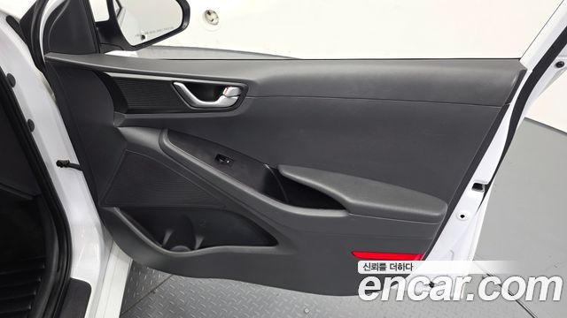 Hyundai Ioniq Hybrid N 2017 — фото 24