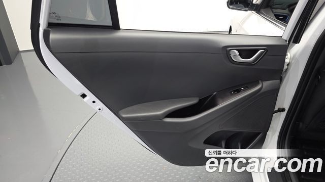 Hyundai Ioniq Hybrid N 2017 — фото 25