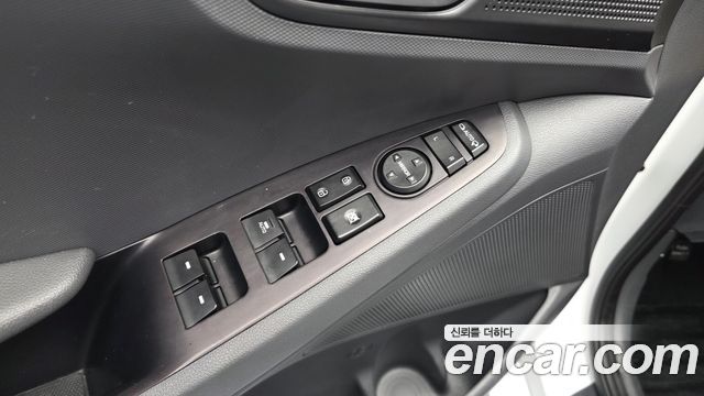 Hyundai Ioniq Hybrid N 2017 — фото 32