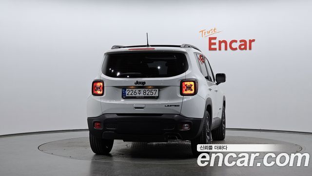 Jeep Renegade 1.3 Limited 2022 — фото 4