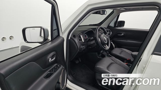 Jeep Renegade 1.3 Limited 2022 — фото 10