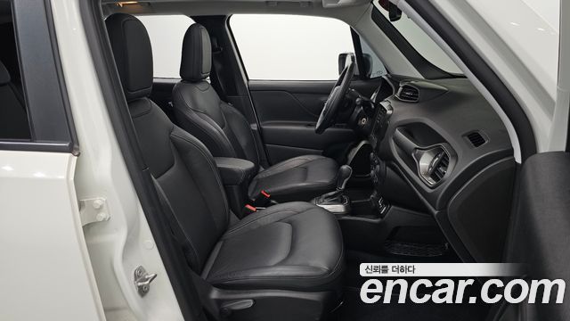 Jeep Renegade 1.3 Limited 2022 — фото 11