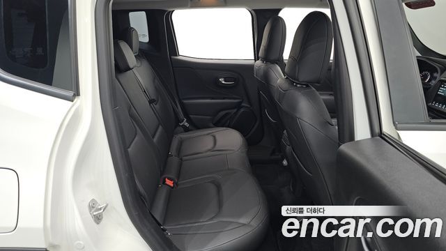 Jeep Renegade 1.3 Limited 2022 — фото 12