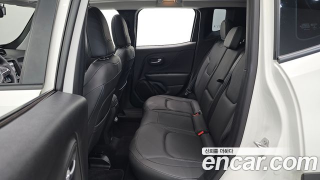 Jeep Renegade 1.3 Limited 2022 — фото 26