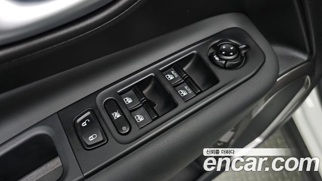 Jeep Renegade 1.3 Limited 2022 — фото 27