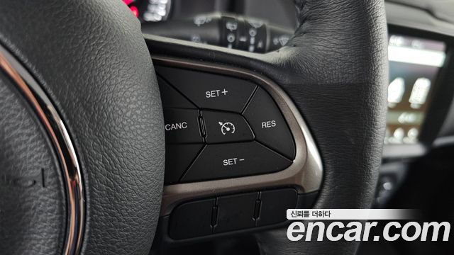 Jeep Renegade 1.3 Limited 2022 — фото 29