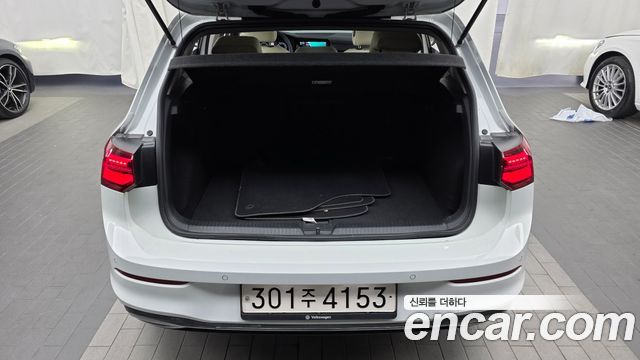 Volkswagen Golf (VIII) 2.0 TDI Prestige 2022 — фото 20
