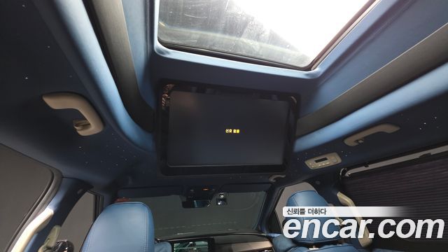 Kia Carnival (IV) Gasoline 9-seater Limousine(Special vehicle) 2021 — фото 18