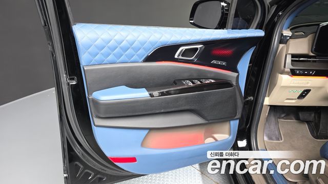 Kia Carnival (IV) Gasoline 9-seater Limousine(Special vehicle) 2021 — фото 24