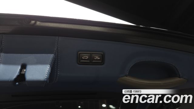 Kia Carnival (IV) Gasoline 9-seater Limousine(Special vehicle) 2021 — фото 35