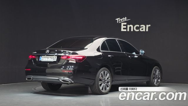 Mercedes-Benz E-Class (W213) E300e 4MATIC Exclusive 2023 — фото 2