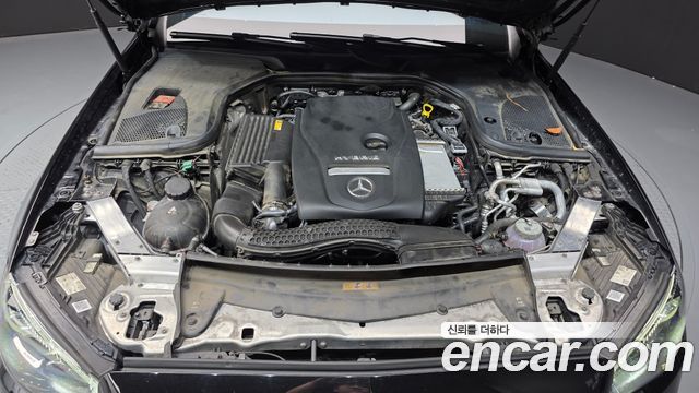 Mercedes-Benz E-Class (W213) E300e 4MATIC Exclusive 2023 — фото 6