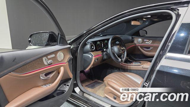 Mercedes-Benz E-Class (W213) E300e 4MATIC Exclusive 2023 — фото 10